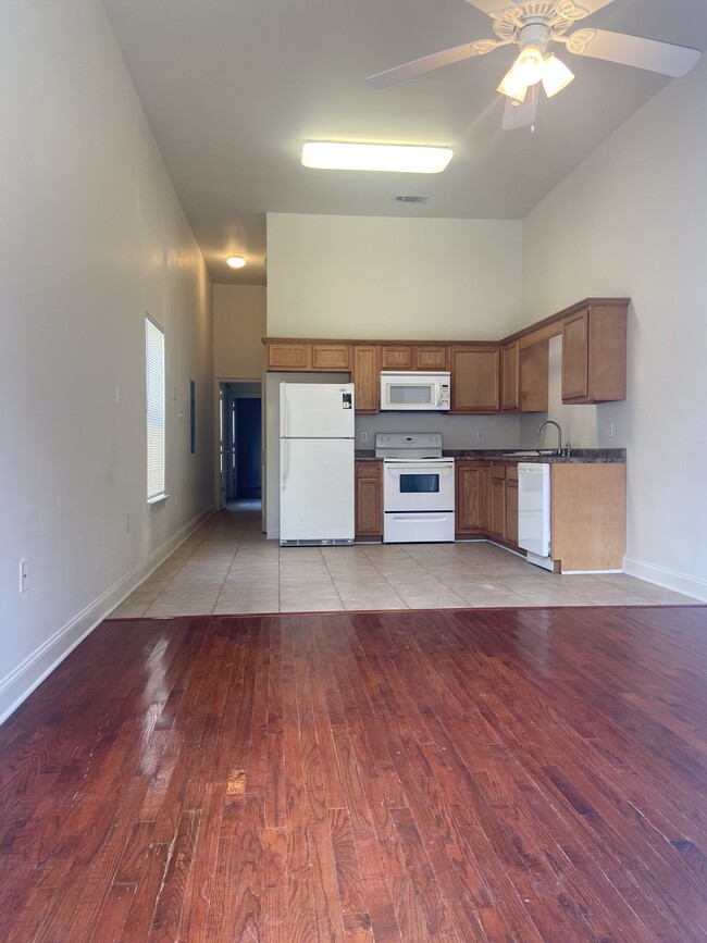 Kitchen - 4903 Coliseum St