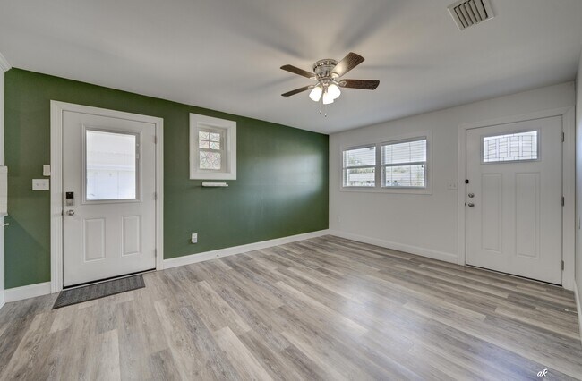 Foto del edificio - 3105 W 21st Ct