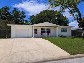 Building Photo - 1718 Owen Dr