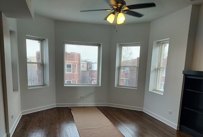 Foto del edificio - 8210 S Langley Ave