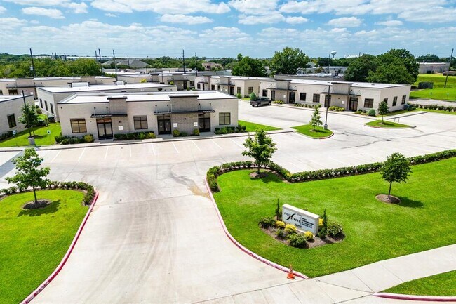 Foto del edificio - 12930 Dairy Ashford Rd