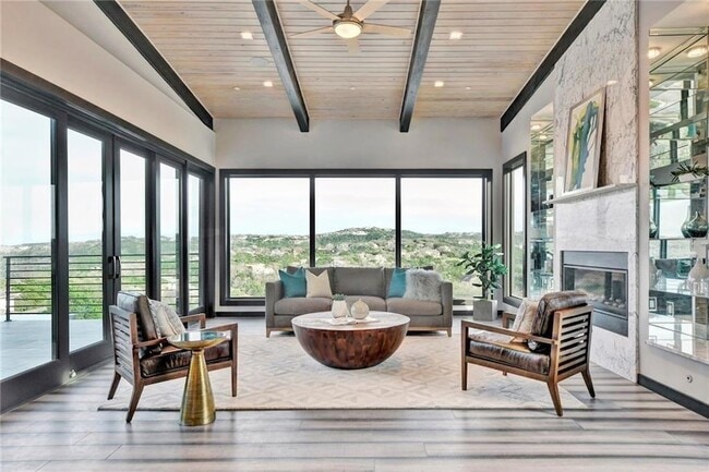 Foto del edificio - 600 Barrett Ln