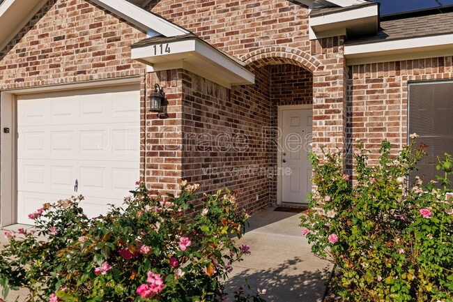 Building Photo - 114 Tomahawk Dr