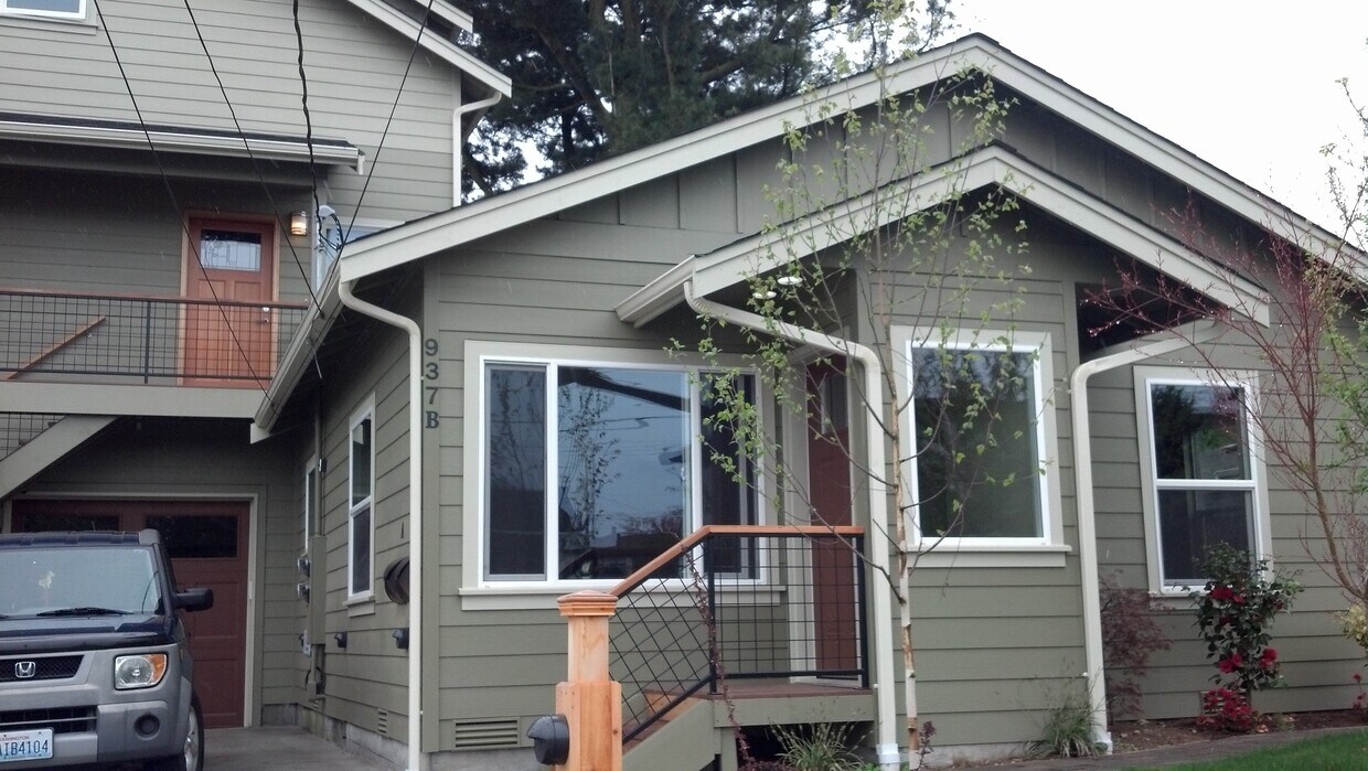 Primary Photo - 937 N 90th St