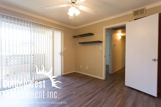 Building Photo - Beautiful 2Bdm 2Ba Condo at the Base of North Mountain Preserve!