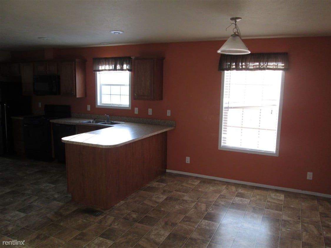 Primary Photo - 4245 W Jolly Rd