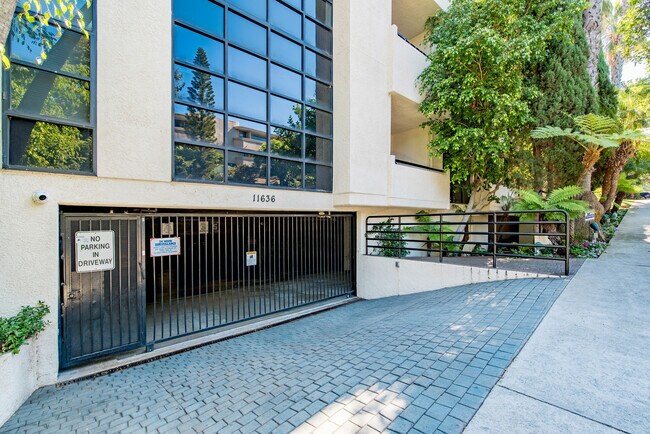 Garage Gate - 11636 Montana Ave