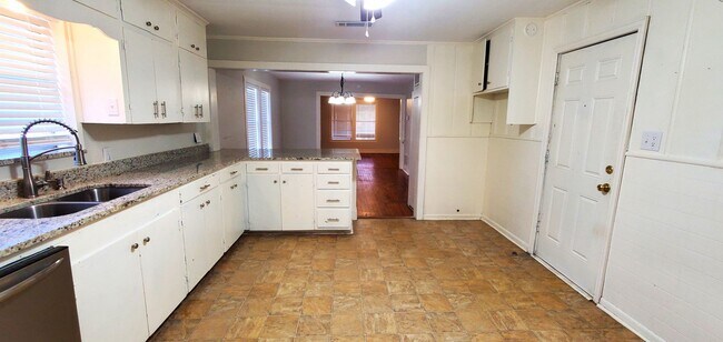 Building Photo - Nostalgic Charm Awaits - Spacious Home on ...