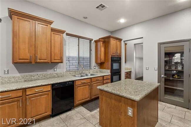 Building Photo - 12244 Montura Rosa Pl - Beautiful Summerli...