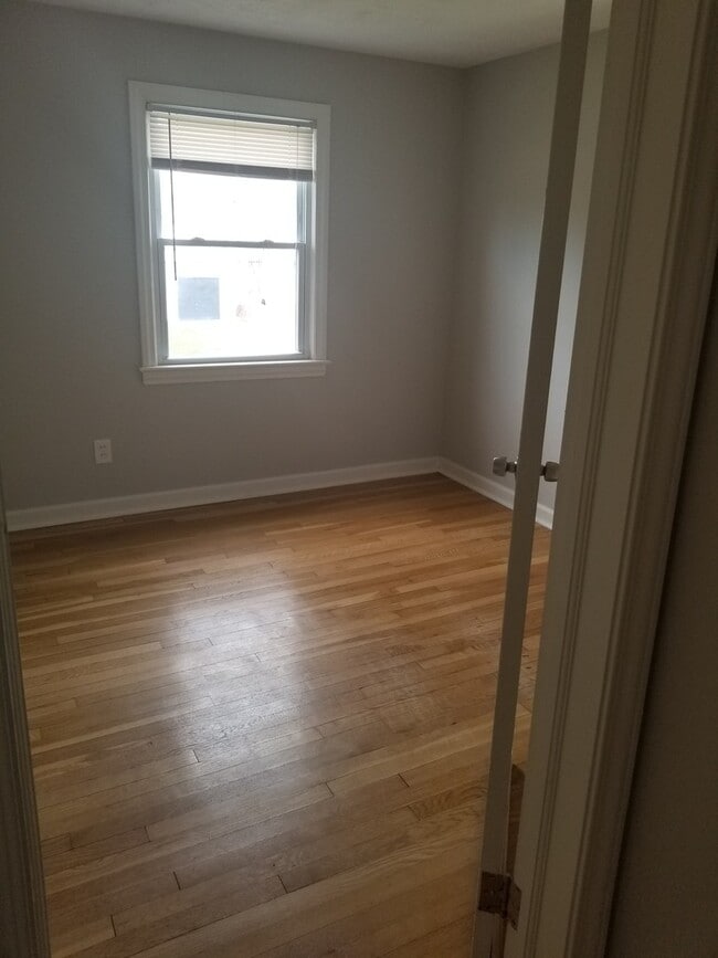 Building Photo - Cleveland Heights 4-Bed, 2.5-Bath - Availa...