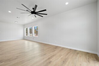 Building Photo - 7220 S Hall St