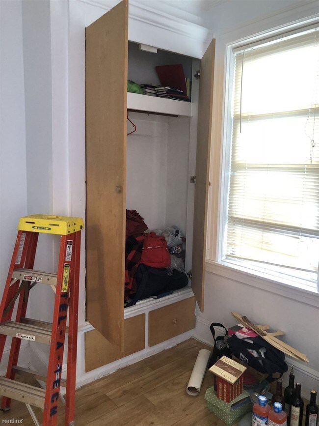 Building Photo - 1 br, 1 bath Apartment - 2057 49th St