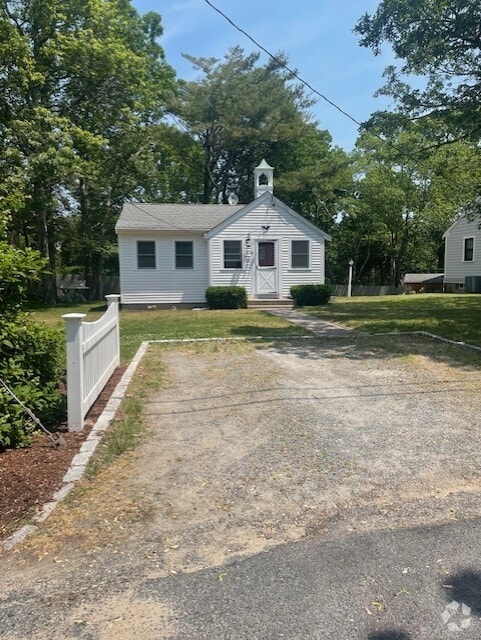Building Photo - 40 Bradford Rd