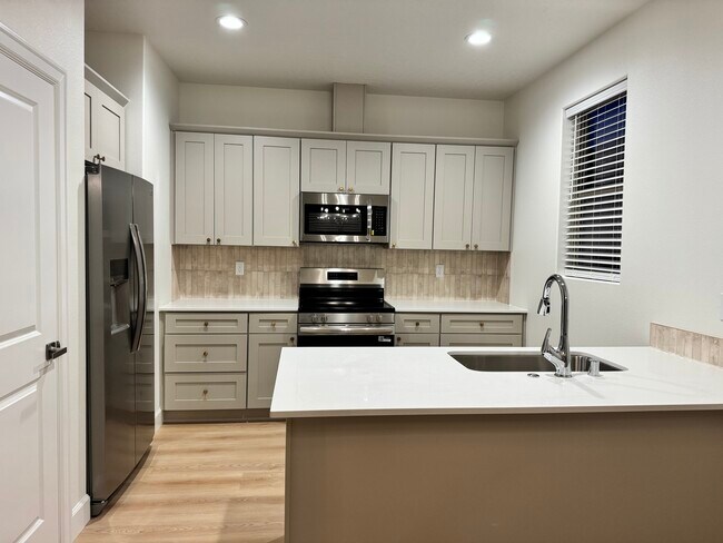 Foto del edificio - 507 Carol Ave