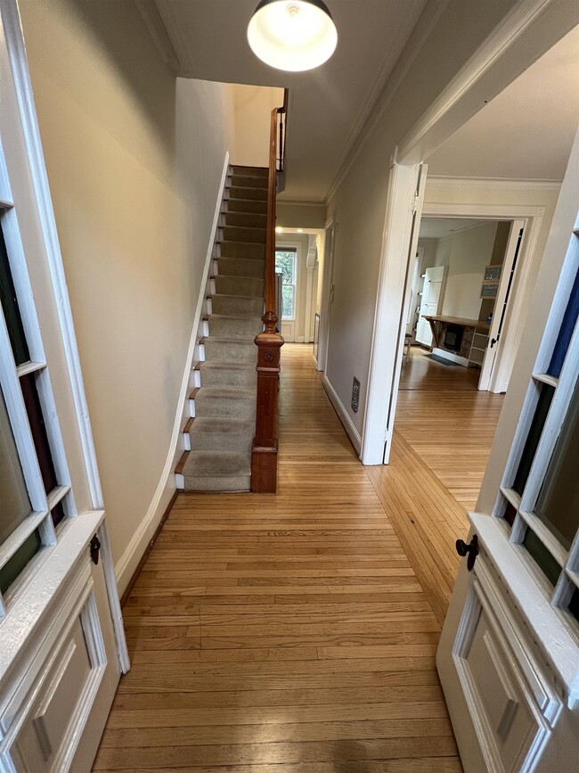 Foto del edificio - 325 PACIFIC Ave