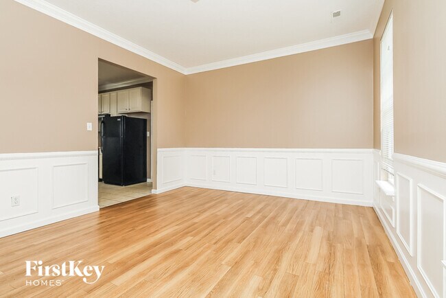 Building Photo - 10252 Ironway Dr