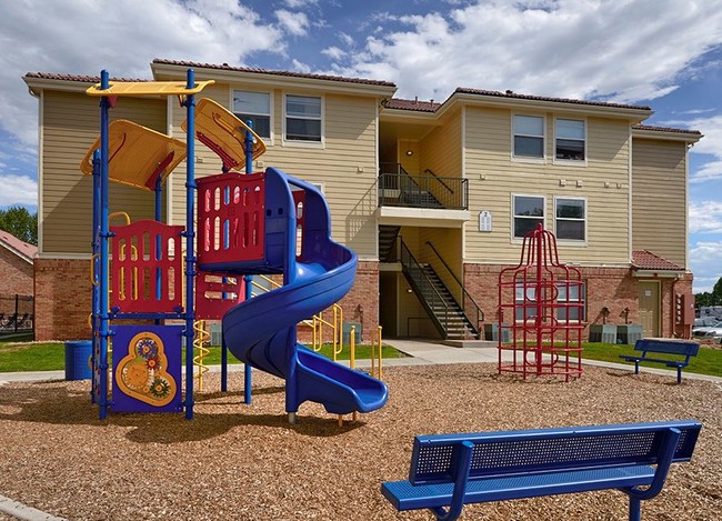 ¡Área de juegos para niños - Highland Crossing and Highland Square