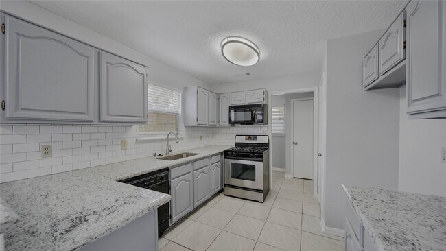Building Photo - 14515 Cypress Meadow Dr