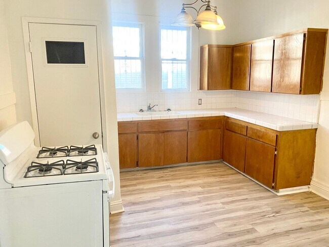Foto del edificio - 3 br, 1 bath House - 244 N U St