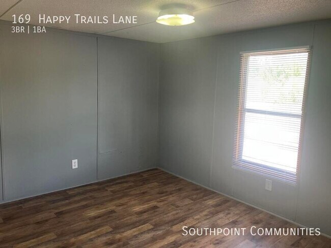 Foto del edificio - 169 Happy Trails Dr