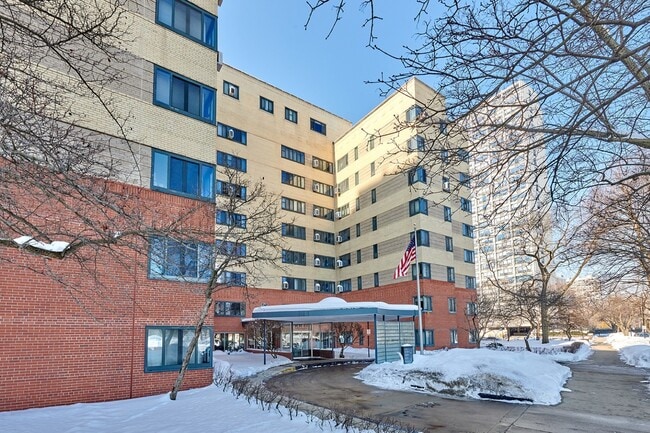 Building Photo - 5044 N Marine Dr