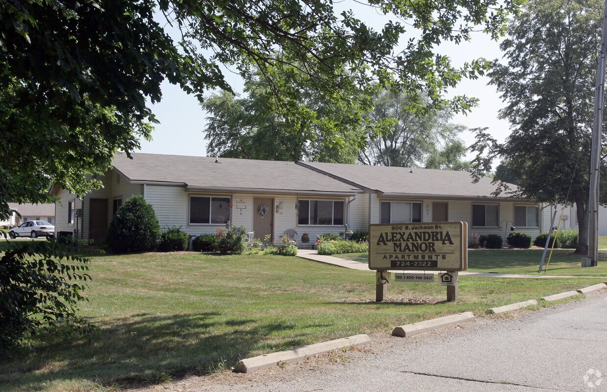 Alexandria Manor Apartments Alexandria In Apartments Com