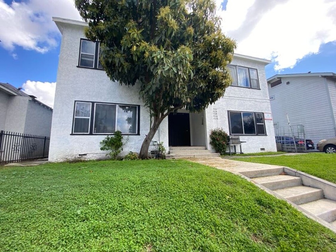 Primary Photo - $1,995 - Spacious 2 bedroom in Long Beach ...