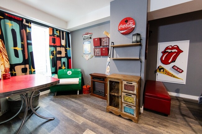 Building Photo - 12870 Jasmine St