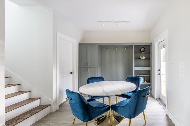 Foto del edificio - 1940 Green Hill Dr