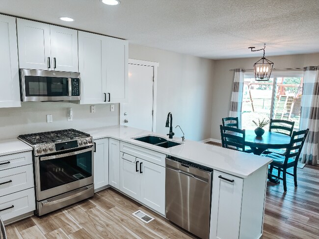 Foto del edificio - 4703 NE Hayes Dr