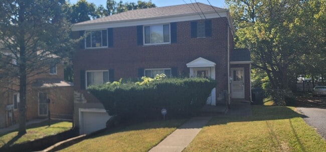 Building Photo - 2731 Powell Dr