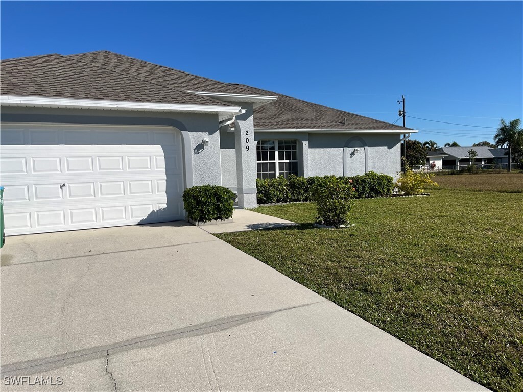 Foto principal - 209 SE 19th Ln