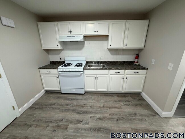 Building Photo - 18 Waugh St