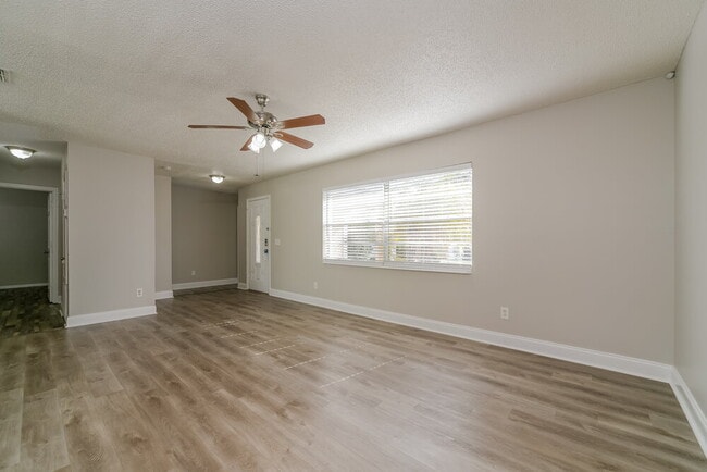 Foto del edificio - 1441 Wendy Ct