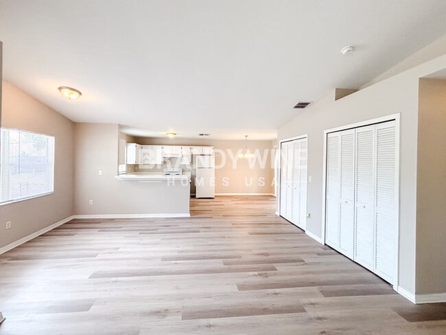 Foto del edificio - 4021 E Louisiana Ave
