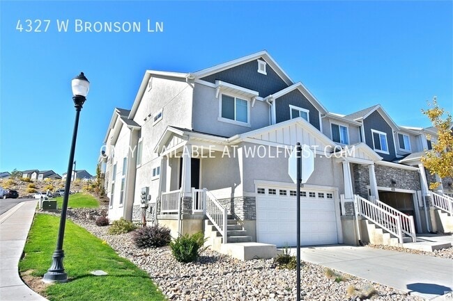 Building Photo - Gorgeous 3 Bed Herriman Townhome!