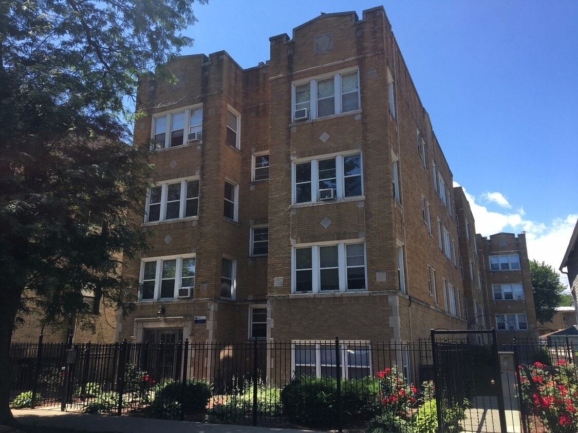 Primary Photo - 1916 N Drake Ave