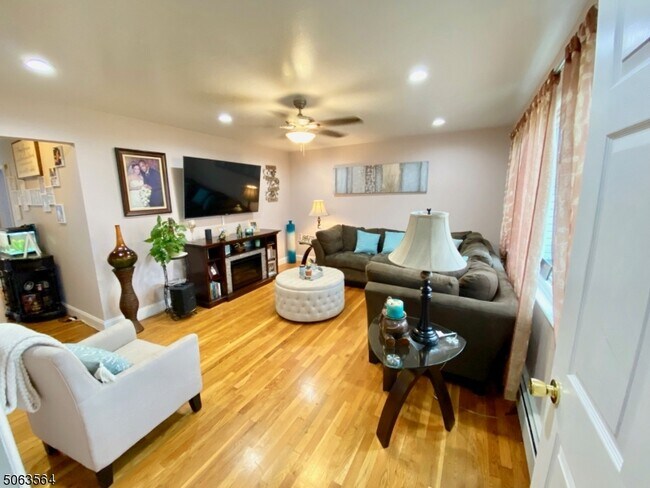 Foto del edificio - 6 Fredericks Ct