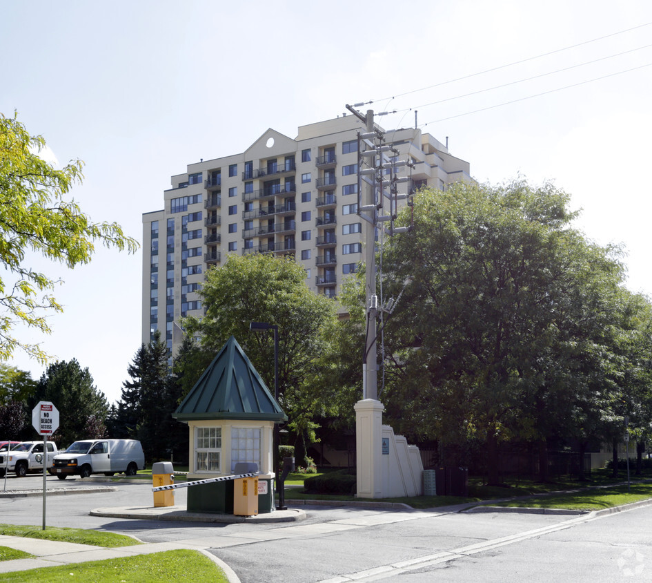 Building Photo - The Regatta