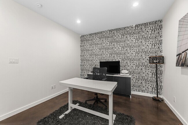 Foto del edificio - 4411 Roseland Ave
