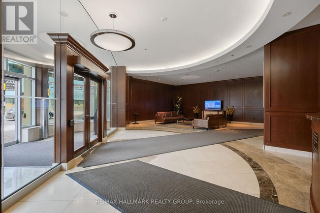 Building Photo - 200 Rideau St