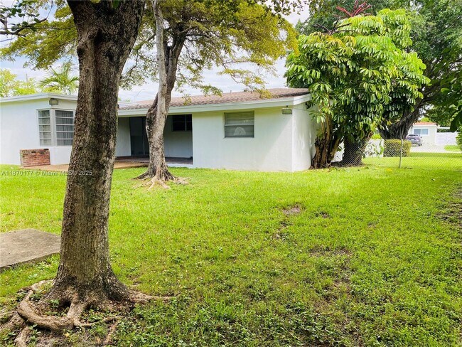 Foto del edificio - 8130 SW 37th Terrace