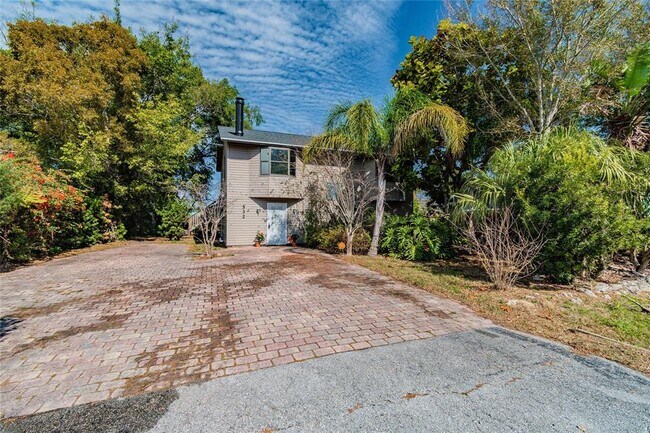 Foto del edificio - 532 45th St Ct W