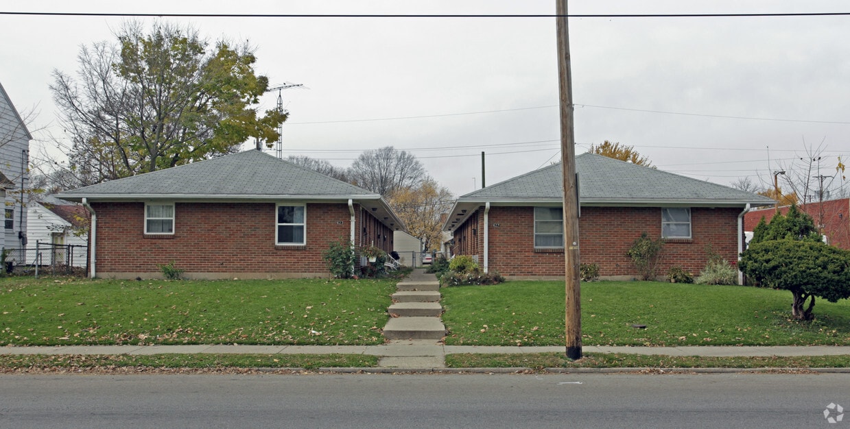 Building Photo - 623-627 Troy St