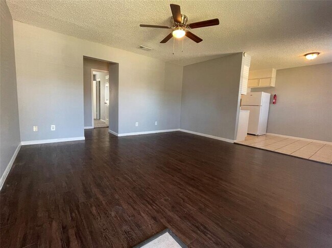 Foto del edificio - 2700 Sunny Ln