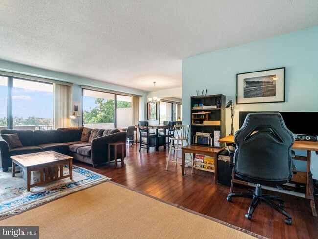 Building Photo - 4141 N Henderson Rd