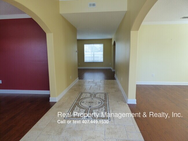 Building Photo - 6 BR / 4.5 BA Home In Westyn Bay