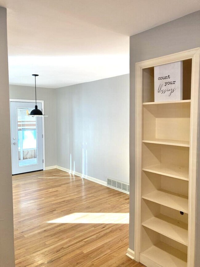 Photo - 25 Estes St House