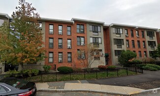 Building Photo - 28 Juniper St
