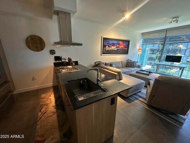 Foto del edificio - 7120 E Kierland Blvd